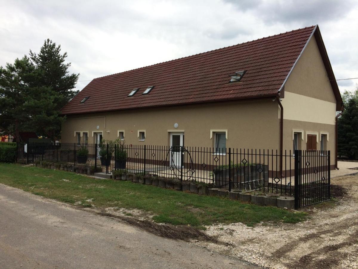 Apartman Harmónia Panzió *