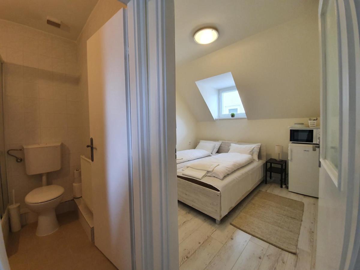 Harmónia Panzió Apartman *
